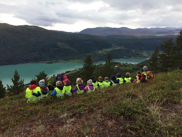 Søre Grindstugu barnehage på tur